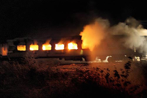 राजधानी एक्सप्रेस में लगी आग, कोई हताहत नहीं