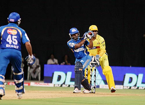 मुंबई की चेन्‍नई पर रोमांचक जीत