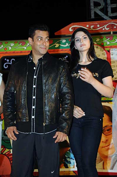 फिल्‍म 'रेडी' का म्‍यूजिक लॉन्‍च... | सलमान के मूड