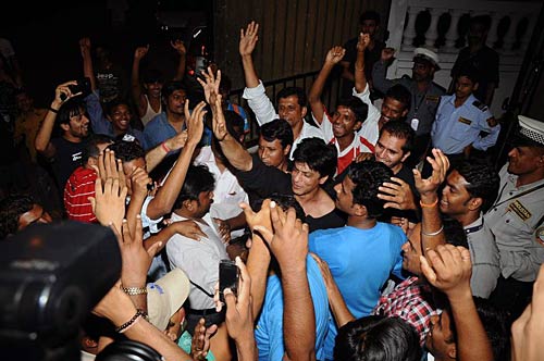 बॉलीवुड ने भी मनाया जीत का जश्‍न । जब भावुक हो उठे खिलाड़ी