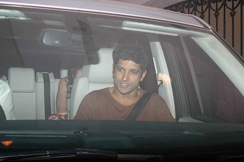 बॉलीवुड ने भी मनाया जीत का जश्‍न । जब भावुक हो उठे खिलाड़ी