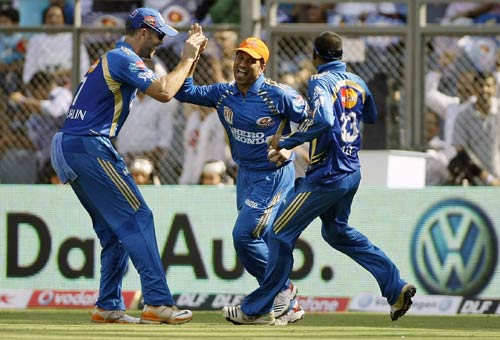 रोमांचक मैच में मुंबई की जीत