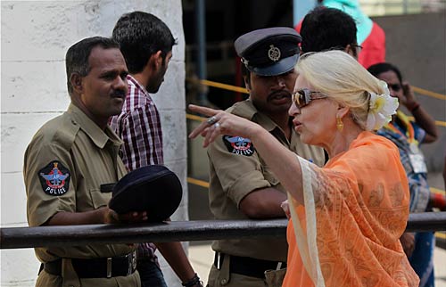 सत्‍य साईं बाबा का देहांत । फोटो: सत्‍य साई का जीवन