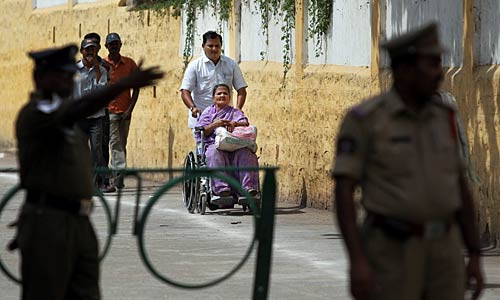 सत्‍य साईं बाबा का देहांत । फोटो: सत्‍य साई का जीवन