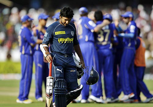 आठ विकेट से जीता हैदराबाद | आईपीएल का रंगारंग आगाज