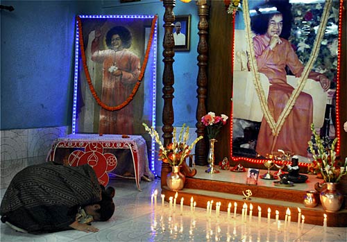 सत्‍य साईं बाबा का देहांत । फोटो: सत्‍य साई का जीवन