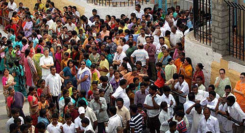 सत्‍य साईं बाबा का देहांत । फोटो: सत्‍य साई का जीवन