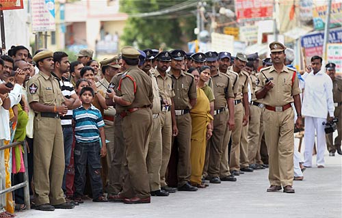सत्‍य साईं बाबा का देहांत । फोटो: सत्‍य साई का जीवन