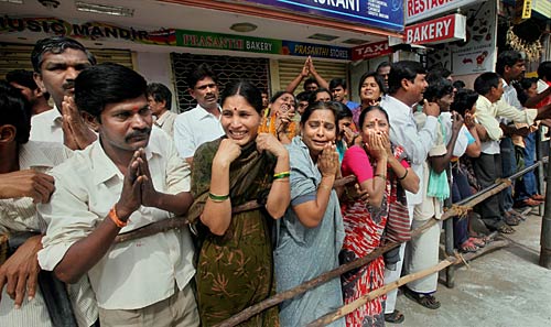 सत्‍य साईं बाबा का देहांत । फोटो: सत्‍य साई का जीवन