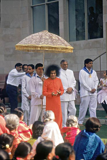 तस्‍वीरों में देखें सत्‍य साई का जीवन  । नहीं रहे बाबा