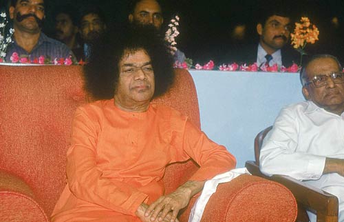 तस्‍वीरों में देखें सत्‍य साई का जीवन  । नहीं रहे बाबा