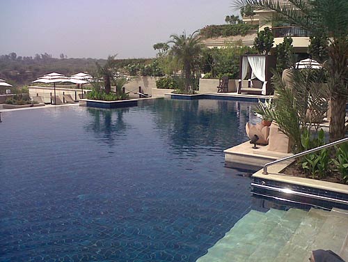 जो तस्‍वीरें आपने भेजी, उसे देखें