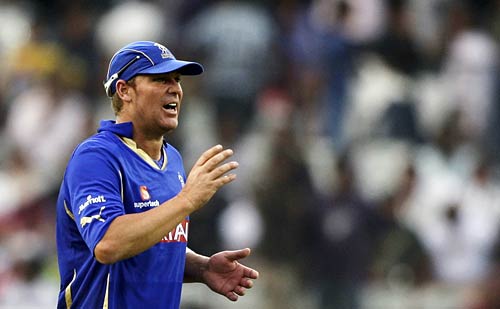 आठ विकेट से जीता हैदराबाद | आईपीएल का रंगारंग आगाज