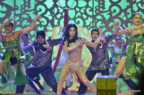 मकाऊ में जमा 'स्‍टार परिवार अवॉर्ड-2011' का रंग | सितारों की मौज