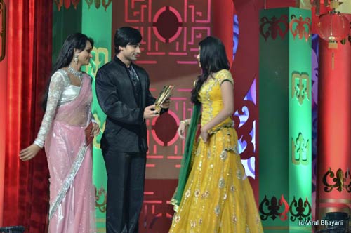 मकाऊ में जमा 'स्‍टार परिवार अवॉर्ड-2011' का रंग | सितारों की मौज