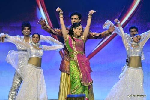 मकाऊ में जमा 'स्‍टार परिवार अवॉर्ड-2011' का रंग | सितारों की मौज