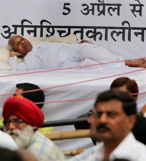 करप्शन के खिलाफ जुटा पूरा हिन्दुस्तान । जनसमर्थन