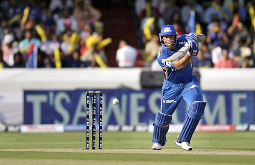 मुंबई ने दी हैदराबाद को पटखनी...