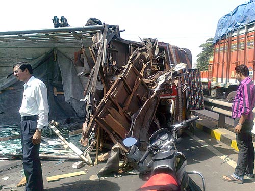 जो तस्‍वीरें आपने भेजी, उसे देखें