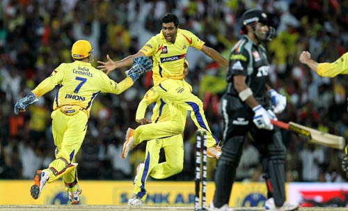 चेन्‍नई ने पुणे को 25 रन से हराया...