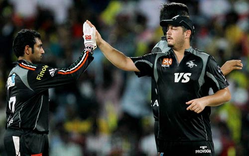 चेन्‍नई ने पुणे को 25 रन से हराया...