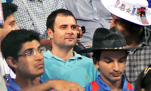 जब छलक पड़े खुशी के आंसू...। जीत का जश्‍न और सम्‍मान