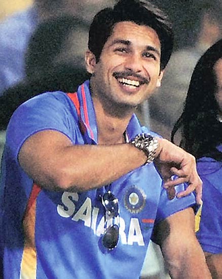 जब छलक पड़े खुशी के आंसू...। जीत का जश्‍न और सम्‍मान