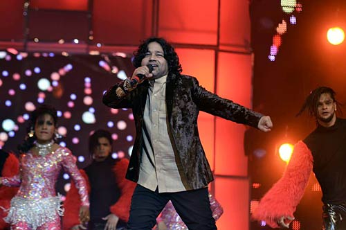 गीतांजलि अवार्ड समारोह में याना का जलवा । 'नो-पैंटी' गर्ल याना