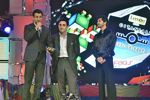 गीतांजलि अवार्ड समारोह में याना का जलवा । 'नो-पैंटी' गर्ल याना