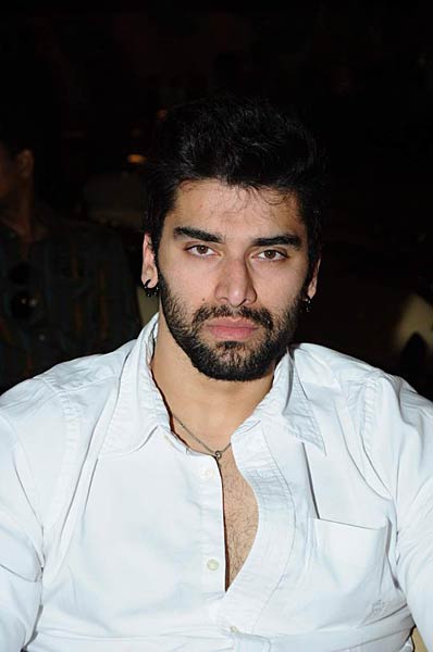 फिल्‍म 'रेडी' का म्‍यूजिक लॉन्‍च... | सलमान के मूड