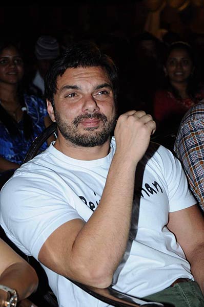 फिल्‍म 'रेडी' का म्‍यूजिक लॉन्‍च... | सलमान के मूड