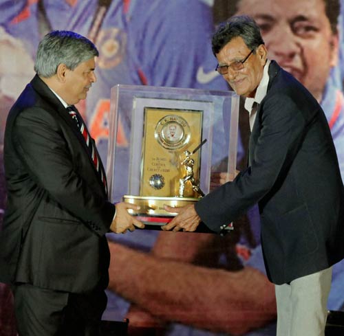 सचिन को उमरीगर अवार्ड । विश्‍वविजेता