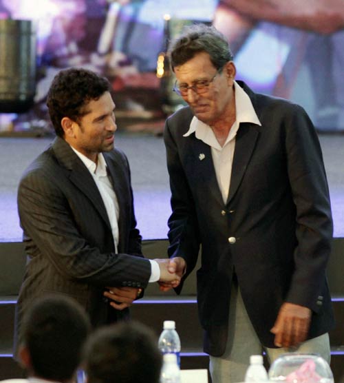 सचिन को उमरीगर अवार्ड । विश्‍वविजेता