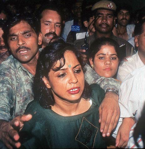 घोटालों में महिला भी नहीं कम...|   घोटालों भरा रहा 2010