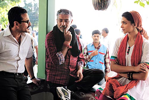 'आरक्षण' के प्रमोशन में उतरे बॉलीवुड स्‍टार | दीपिका के जलवे