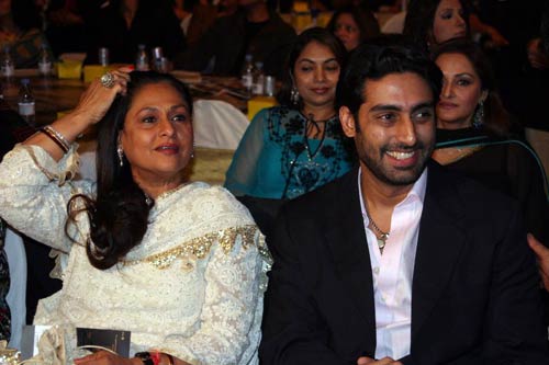 'मदर्स डे' पर ममता से भीगा बॉलीवुड