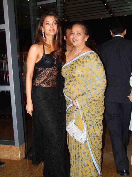 'मदर्स डे' पर ममता से भीगा बॉलीवुड