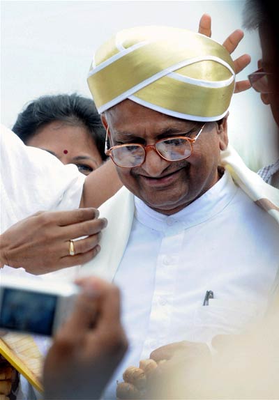 27 मई 2011: तस्‍वीरों में देखें दिनभर की बड़ी खबरें