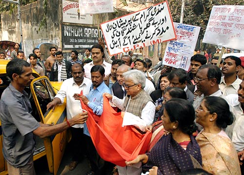 प. बंगाल में पसोपेश में वाममोर्चा