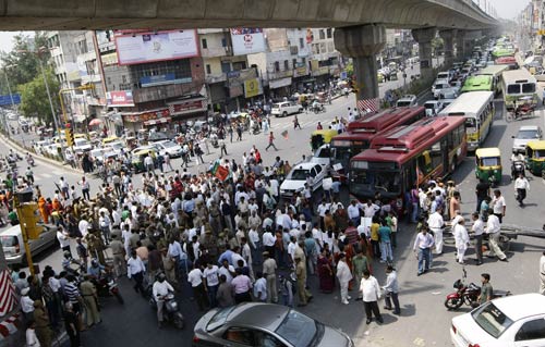 पेट्रोल के दामों को लेकर बीजेपी का सड़कों पर हंगामा...