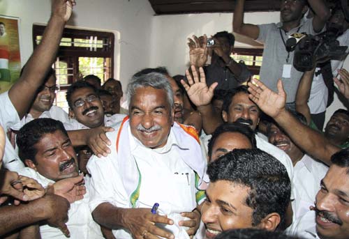 गुलाल व आतिशबाजी संग मना जश्न  | जीत का ताज