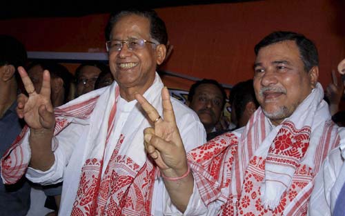 गुलाल व आतिशबाजी संग मना जश्न  | जीत का ताज