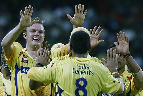 फर्स्‍ट क्‍वालीफायर: चेन्‍नई को मिला फाइनल का टिकट