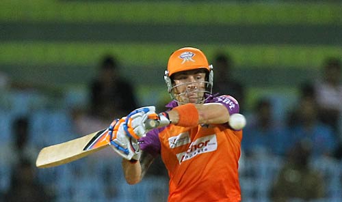 कोच्चि को हरा चेन्‍नई प्‍लेऑफ में पहुंचा