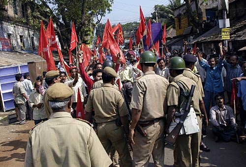 प. बंगाल में पसोपेश में वाममोर्चा