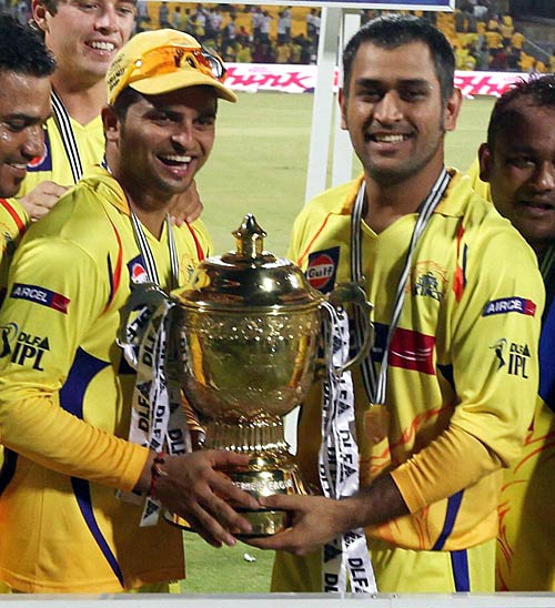 कैसे किया धोनी की सेना ने खिताब पर कब्जा । टॉप बल्‍लेबाज