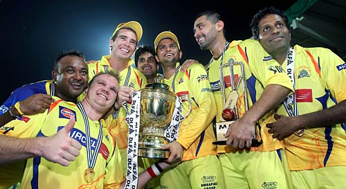 कैसे किया धोनी की सेना ने खिताब पर कब्जा । टॉप बल्‍लेबाज