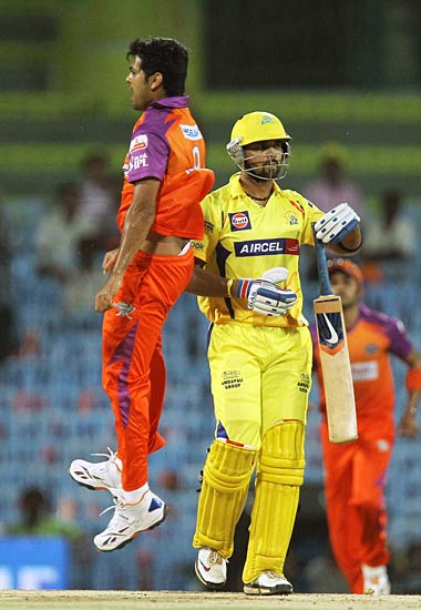 कोच्चि को हरा चेन्‍नई प्‍लेऑफ में पहुंचा