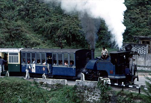 गर्मियों में चलें दार्जीलिंग | कीजिए 'जन्‍नत' की सैर