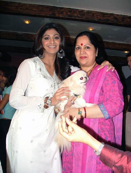 'मदर्स डे' पर ममता से भीगा बॉलीवुड